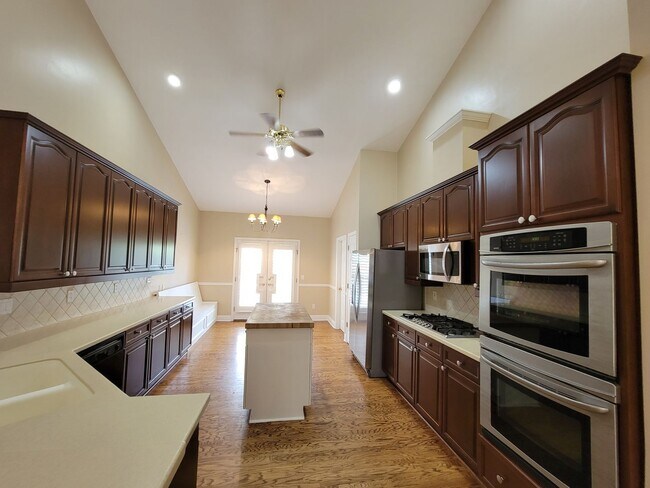 Building Photo - 3 bedroom home for rent in golden eagle's gated community, available July 6 2026, 2 car garage, f...
