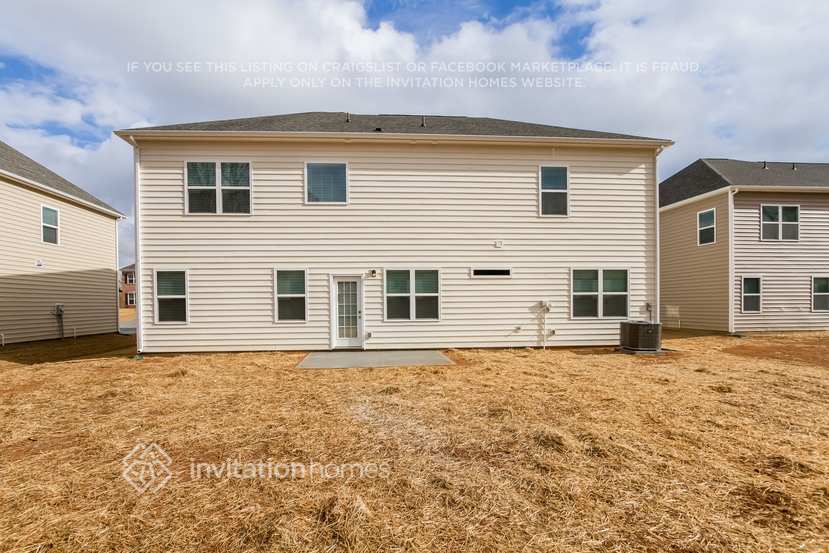 Building Photo - 150 Sassafras Rd