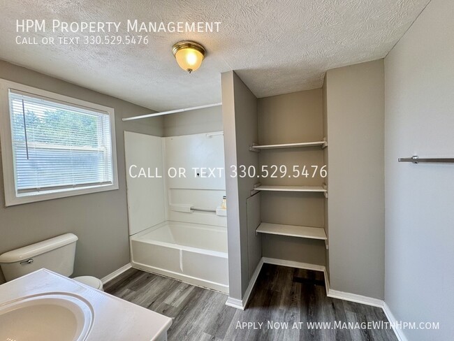 Building Photo - 1591 Bauer Blvd