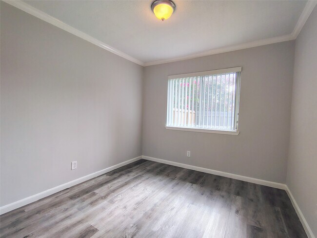 Building Photo - 2546 Long Reach Dr