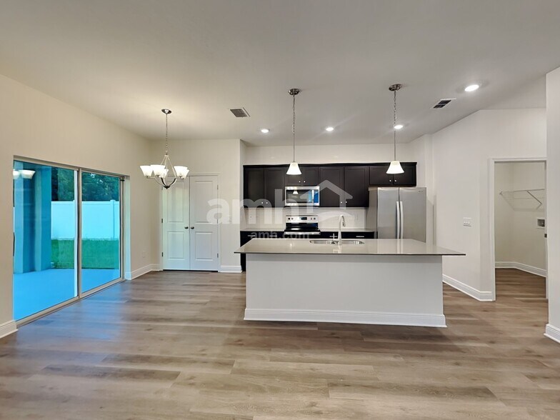 Building Photo - 1014 Heavenly Dr