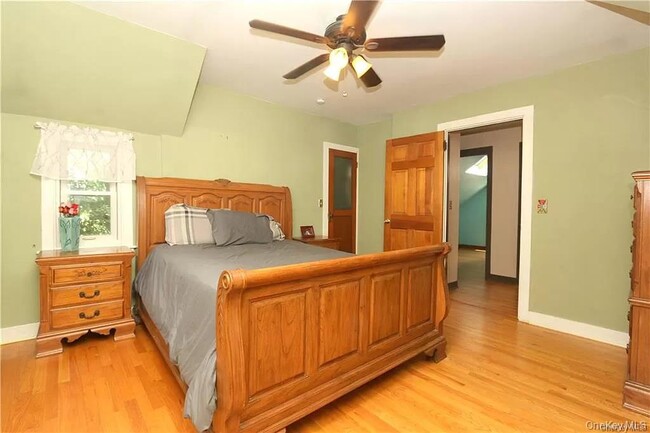 Building Photo - 12 Mamanasco Rd