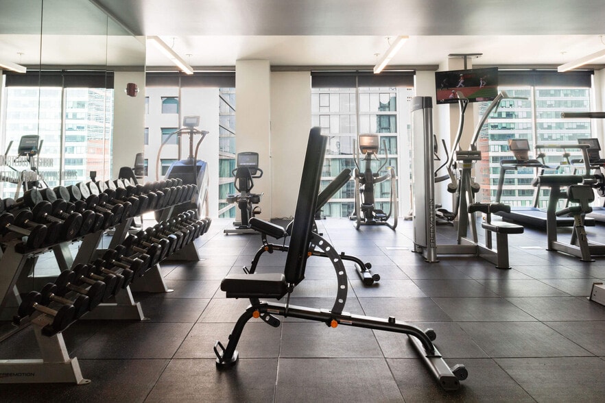 Building Photo - 651 W Washington Blvd