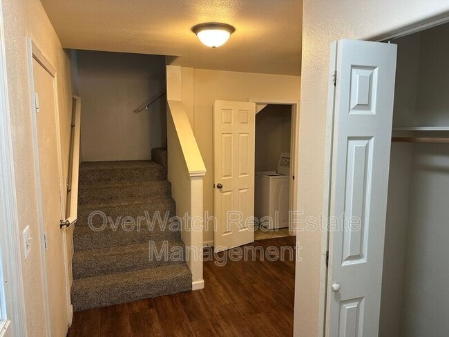 Building Photo - 250 Oklahoma St