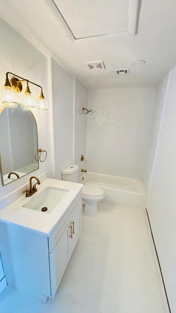 Building Photo - 10303 Pippin Ln