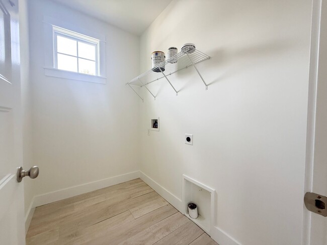 Building Photo - Pet-Friendly 3-Bedroom Home with Modern Features, Covered Deck & Bright Open Space