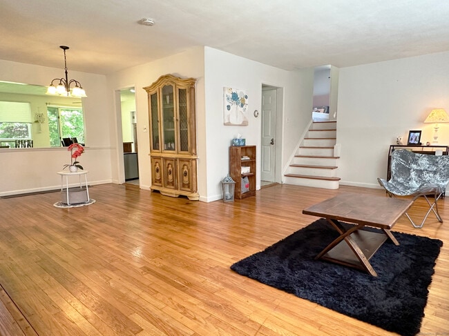 Building Photo - 39 Mohawk Dr