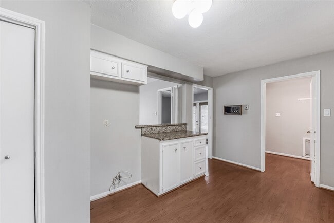 Building Photo - 13318 Queensride Ln