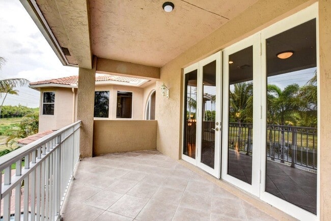 Building Photo - 6669 Cobia Cir