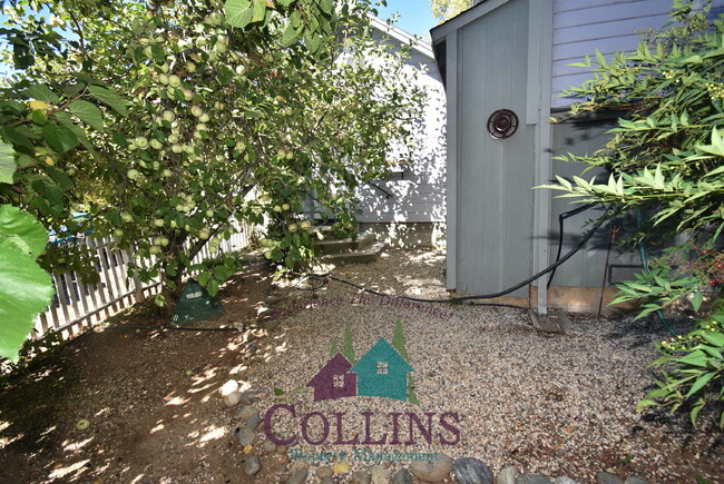 Building Photo - Studio close to downtown Grass Valley