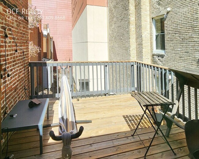 Building Photo - 1413 Lombard St