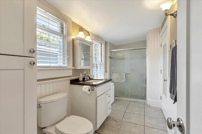 Building Photo - 1358 Fremont St