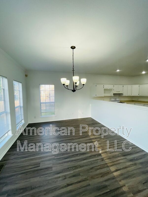 Building Photo - 5311 E 95th St