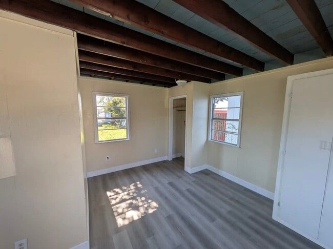 Building Photo - 2600 Shanks Rd