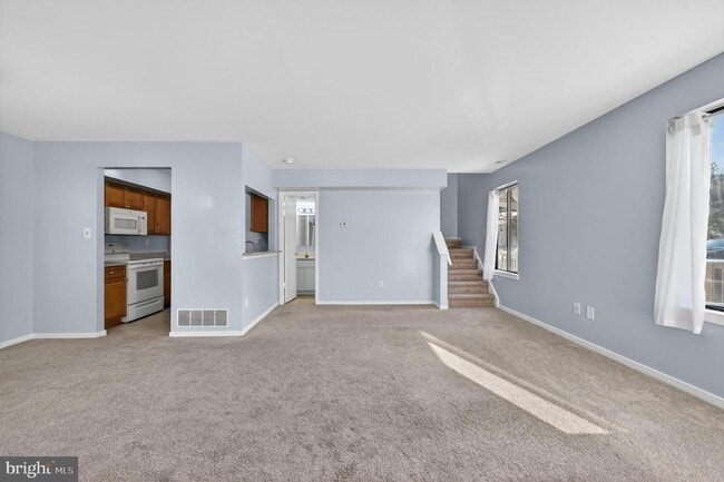 Building Photo - 203 Gregorys Way