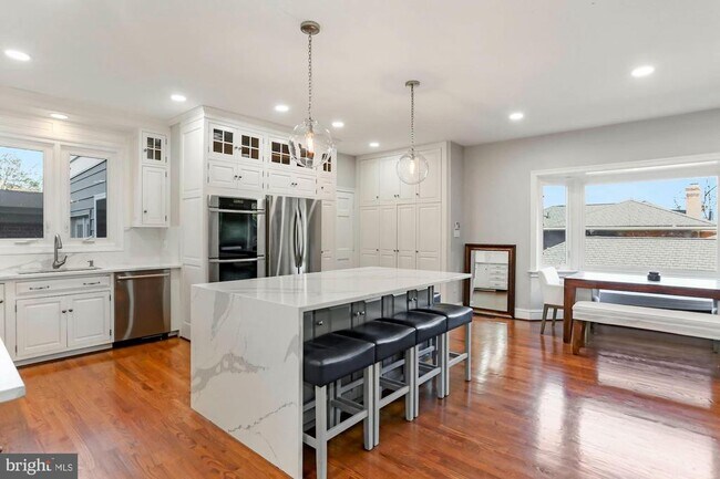 Building Photo - 1412 Coventry Ln