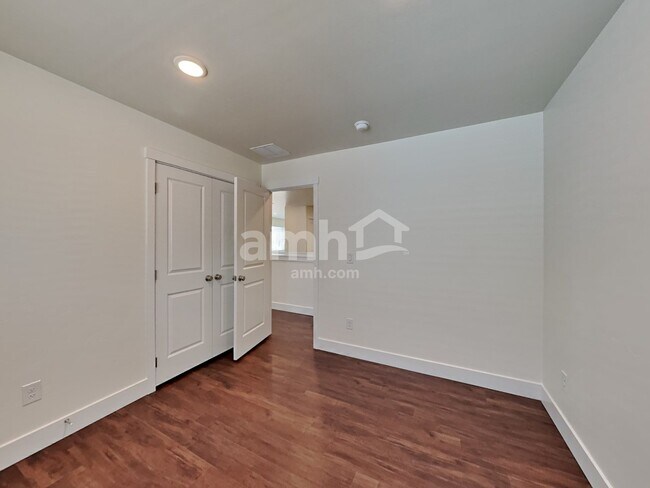 Building Photo - 1421 Alderleaf Ave