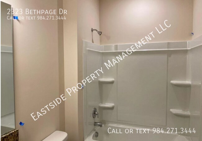 Building Photo - 2323 Bethpage Dr