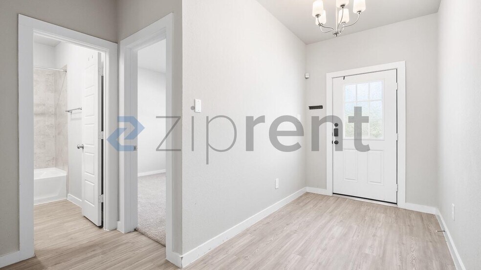Building Photo - Unit