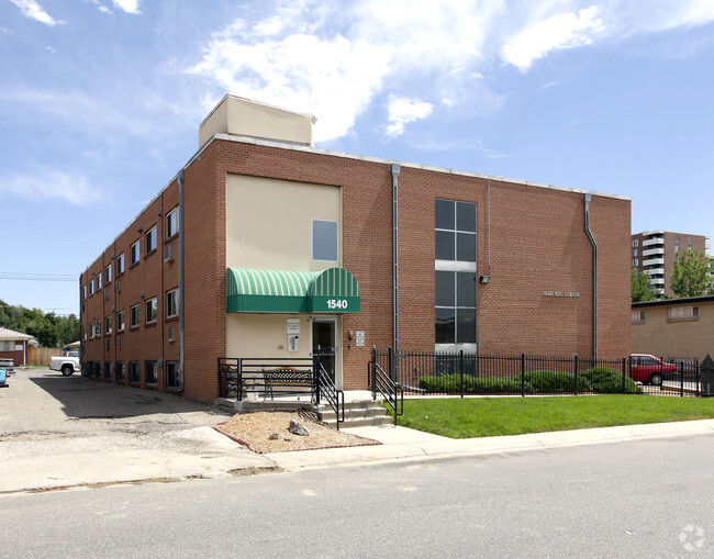 Primary Photo - 1540 S Albion St