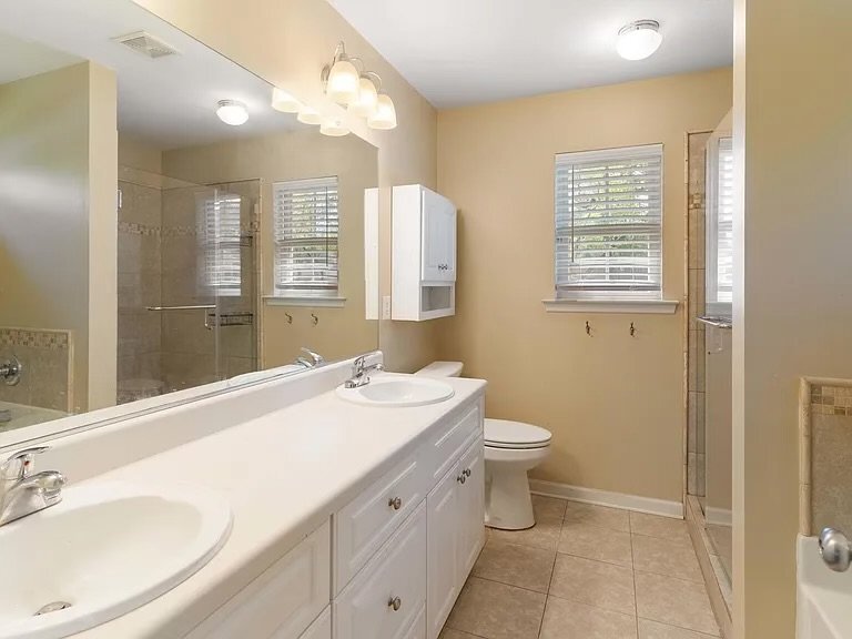 Building Photo - 5229 Silabert Ave