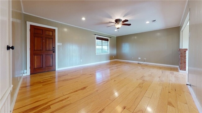 Building Photo - 8251 W Sh-21