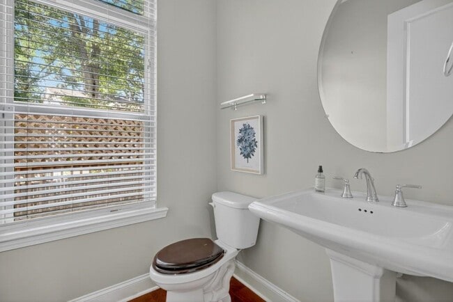 Building Photo - 1104 Bakary Ct