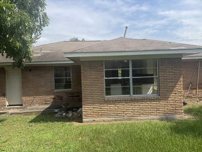 Building Photo - 205 W Rittenhouse St