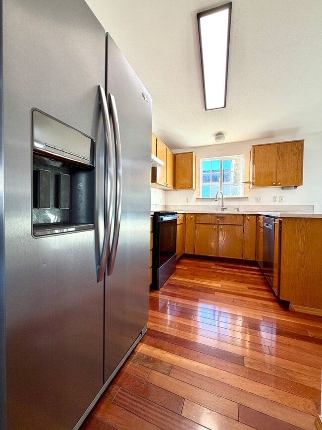 Building Photo - Cozy Ranch on Flag Lot~ Gleaming Hardwood ...