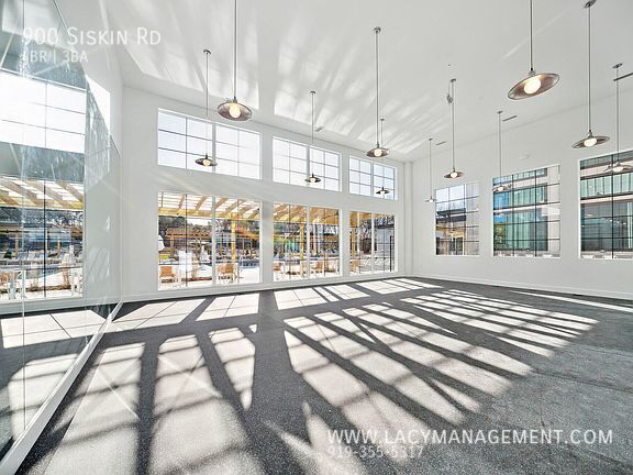 Building Photo - 900 Siskin Rd