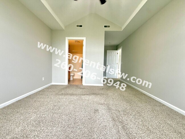 Building Photo - 9668 Pinepark Pass