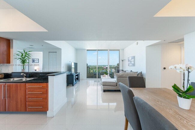 Building Photo - 3232 SW 22nd St