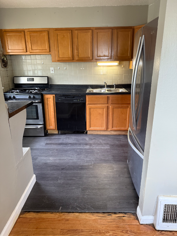 Building Photo - 9700 Medford Dr