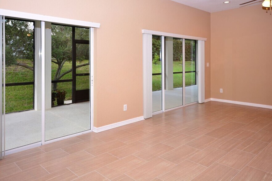 Building Photo - 10747 Masters Dr