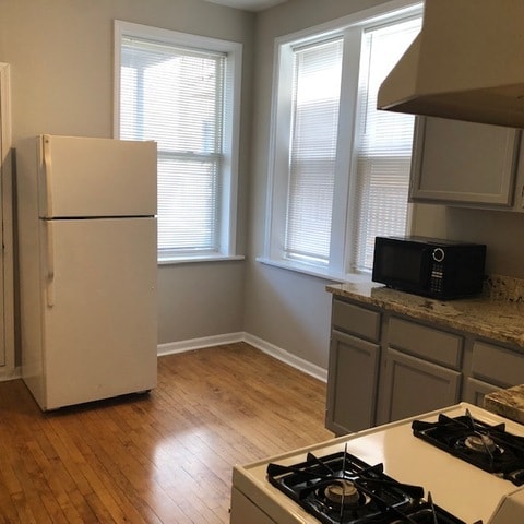 Building Photo - 1107 N Western Ave