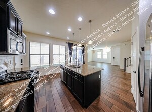 Building Photo - 10428 E Nopal Ave