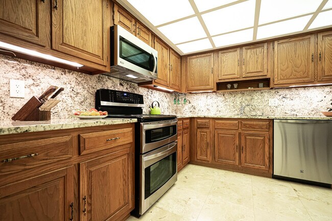 Building Photo - 5000 N Ocean Blvd