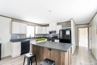 Building Photo - 275 S Lincoln St