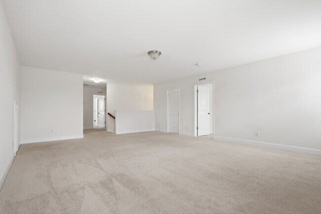 Building Photo - 105 Grimsby Rd
