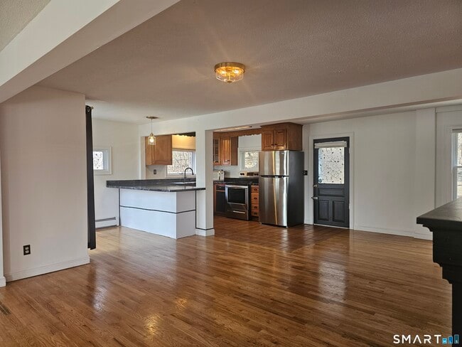 Building Photo - 932 Saybrook Rd