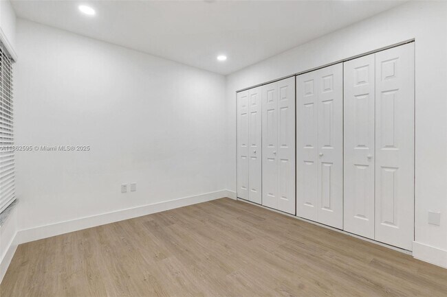 Building Photo - 7461 SW 115th Ct
