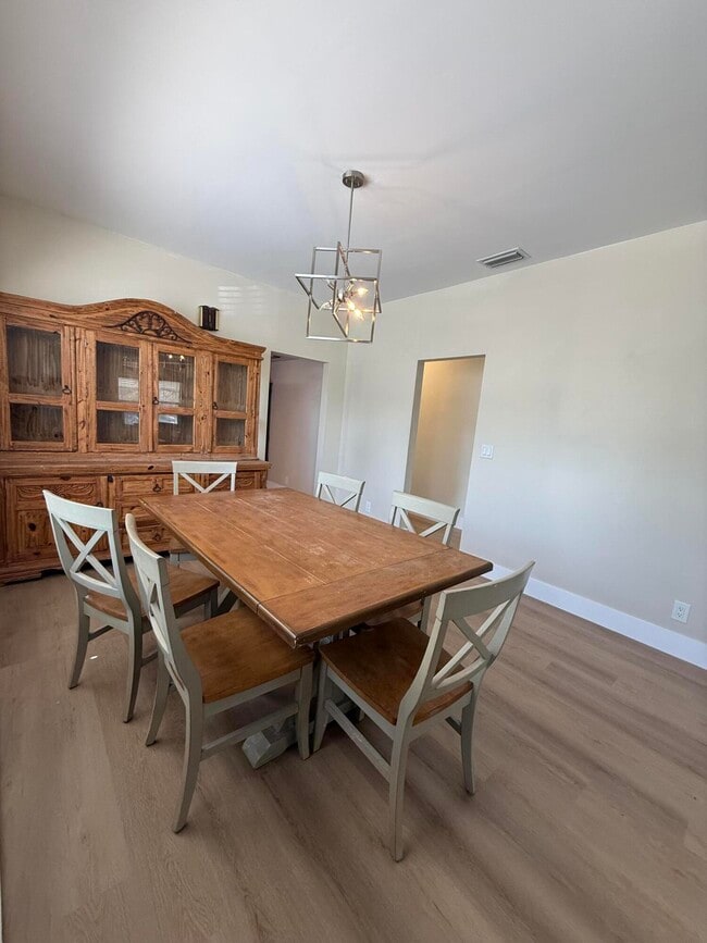 Building Photo - 509 Plymouth Rd