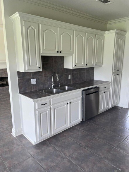 Building Photo - 36497 Stanton Hall Ave