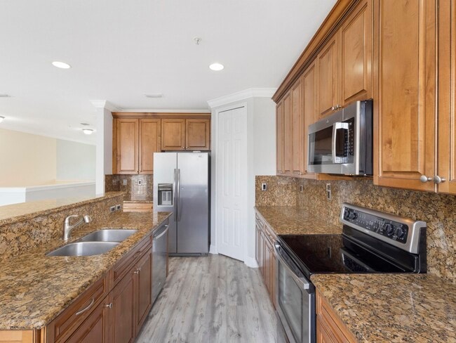 Building Photo - 3028 Waterside Cir