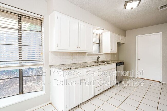 Building Photo - 7232 Timberidge Dr