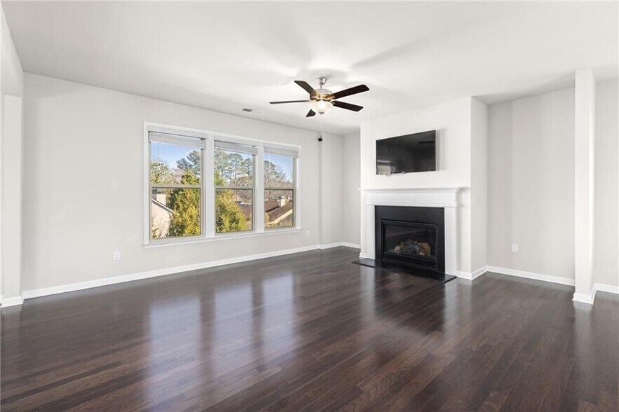 Building Photo - 4411 Claiborne Ct