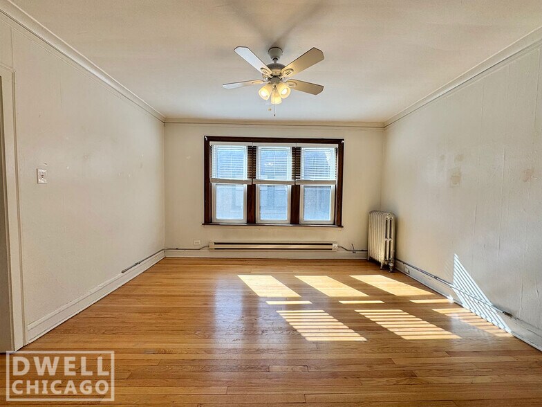 Building Photo - 1421 W Hutchinson St