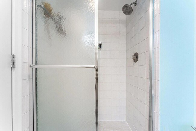 Building Photo - 3215 S Ocean Blvd