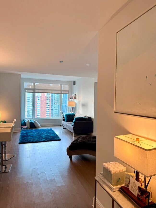 Building Photo - 514 N Peshtigo Ct