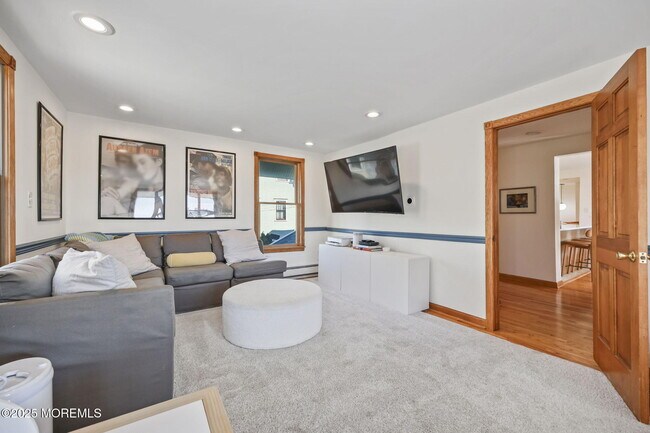 Building Photo - 113 Central Ave